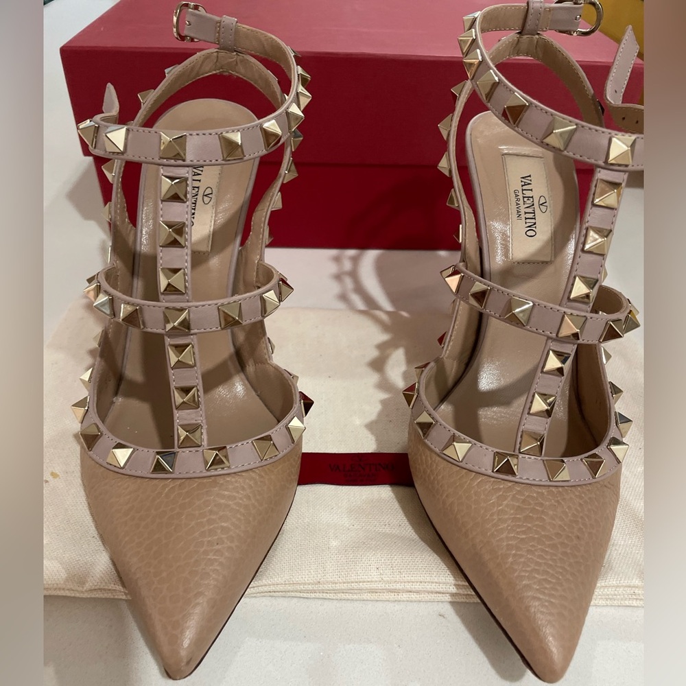 Valentino Garavani Rockstud Grainy Leather Ankle Strap Pumps 100mm